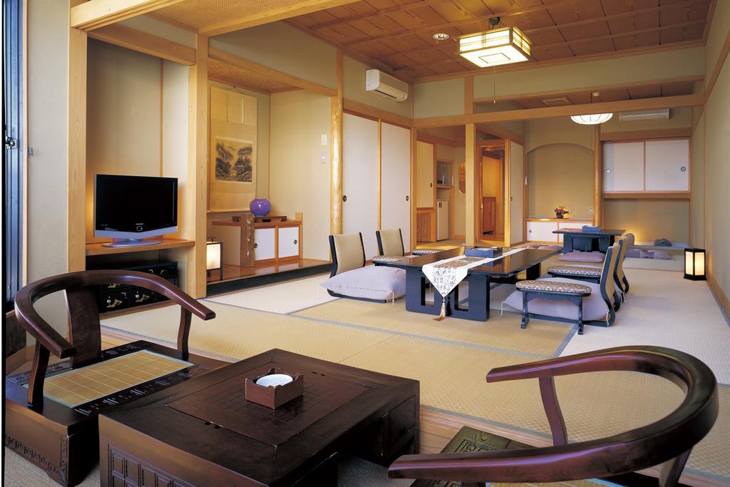 Umibenokakureyu Seiryu Hotel Нишиизу Екстериор снимка