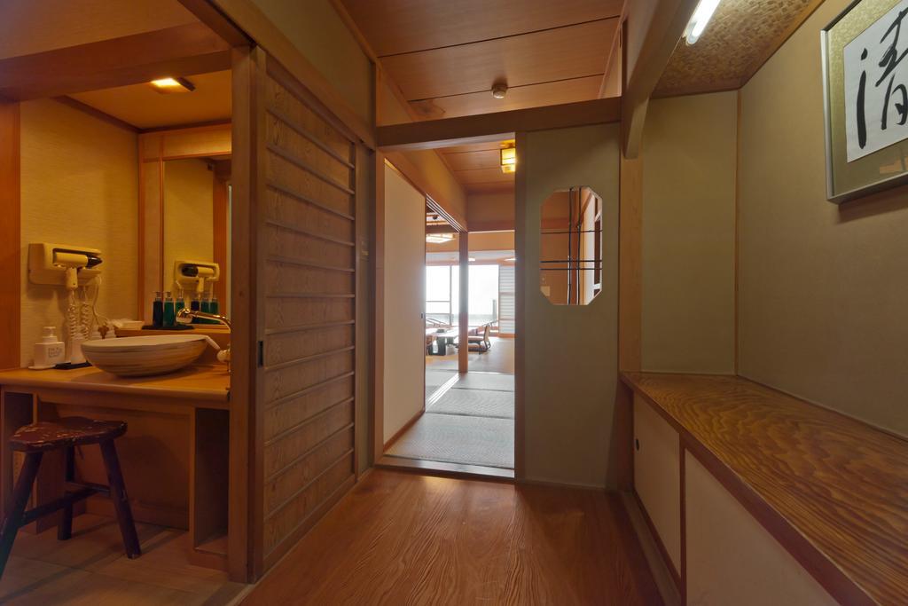 Umibenokakureyu Seiryu Hotel Нишиизу Екстериор снимка