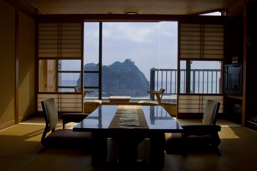 Umibenokakureyu Seiryu Hotel Нишиизу Екстериор снимка
